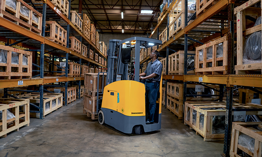 Featured image for “Understanding The Difference Between Electric Powered Forklift Classifications”